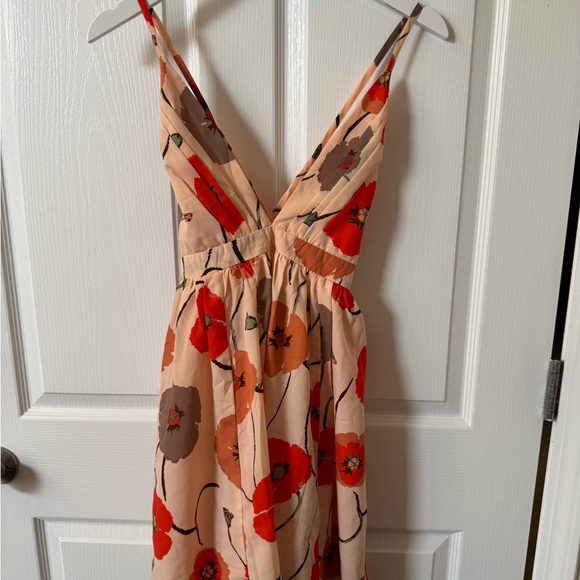 Magnolia Dresses & Skirts - Peach floral dress!
